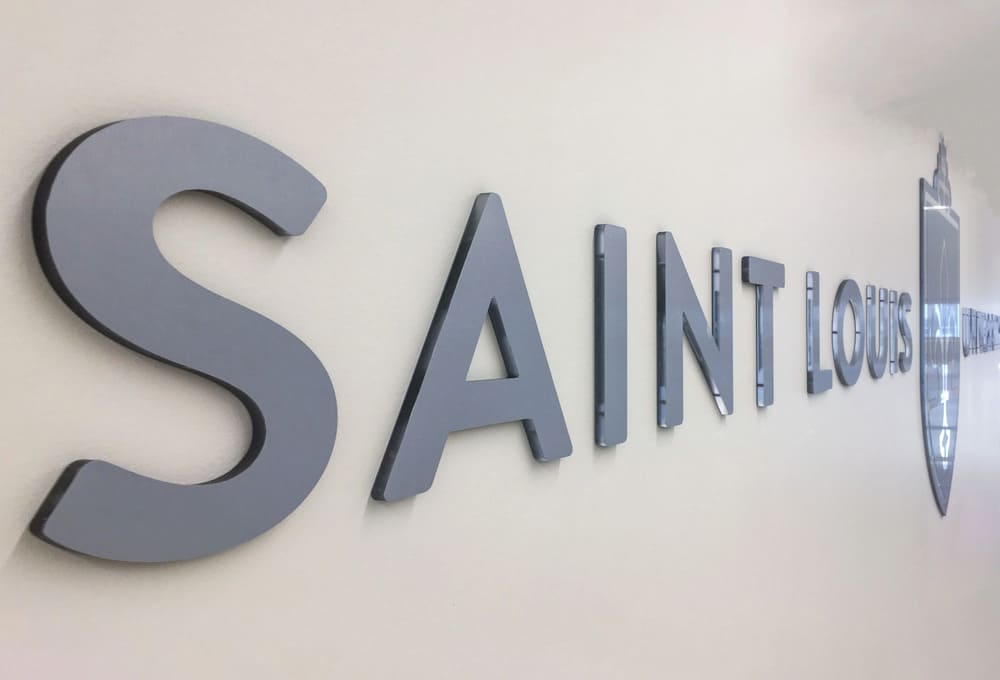 saint-louis-university-sign